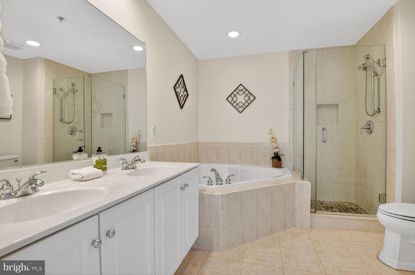 8842 Mansion View Court photo 18