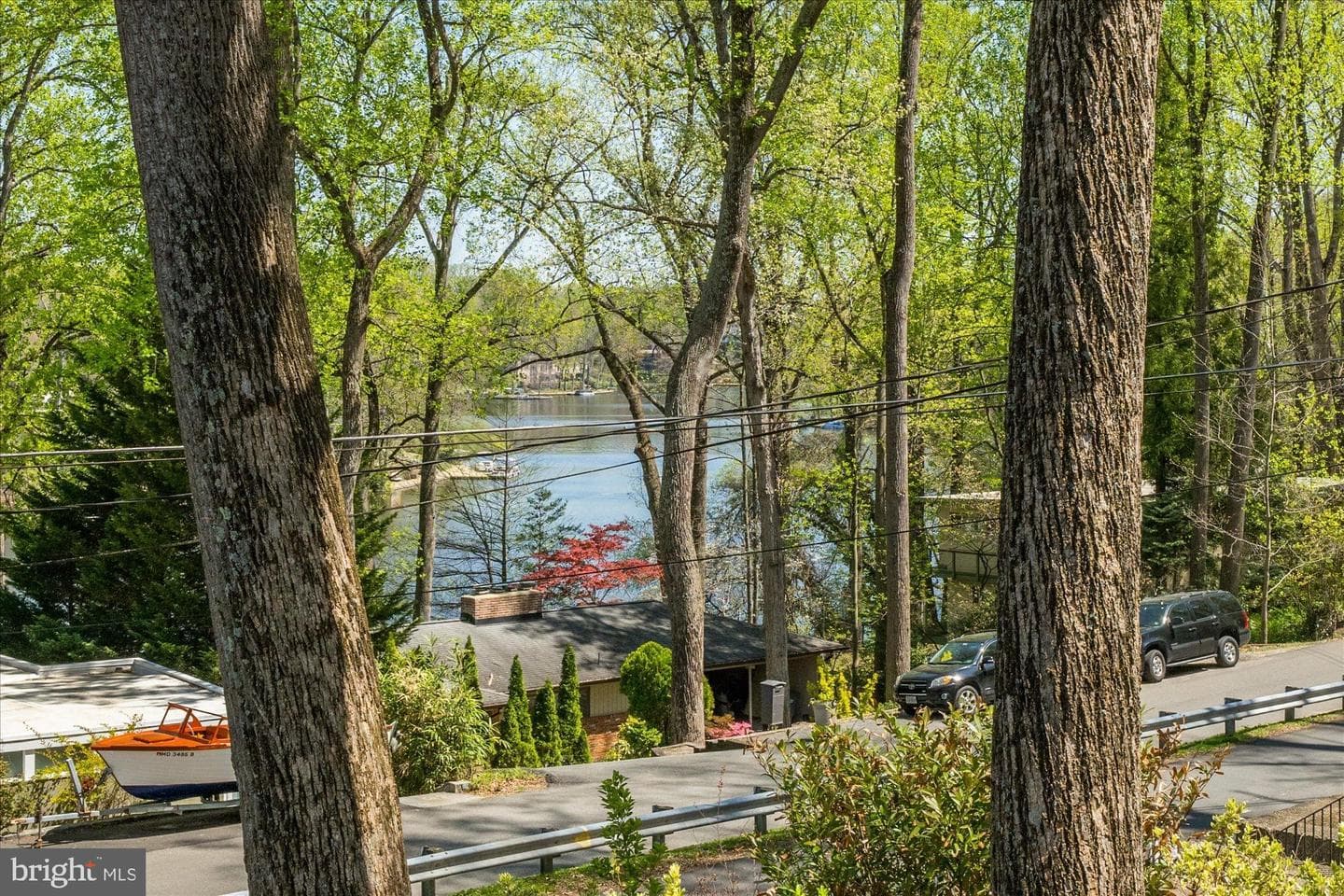6439 Lakeview Drive photo 2