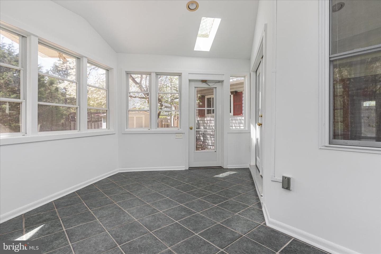 5815 Ottawa Road photo 55
