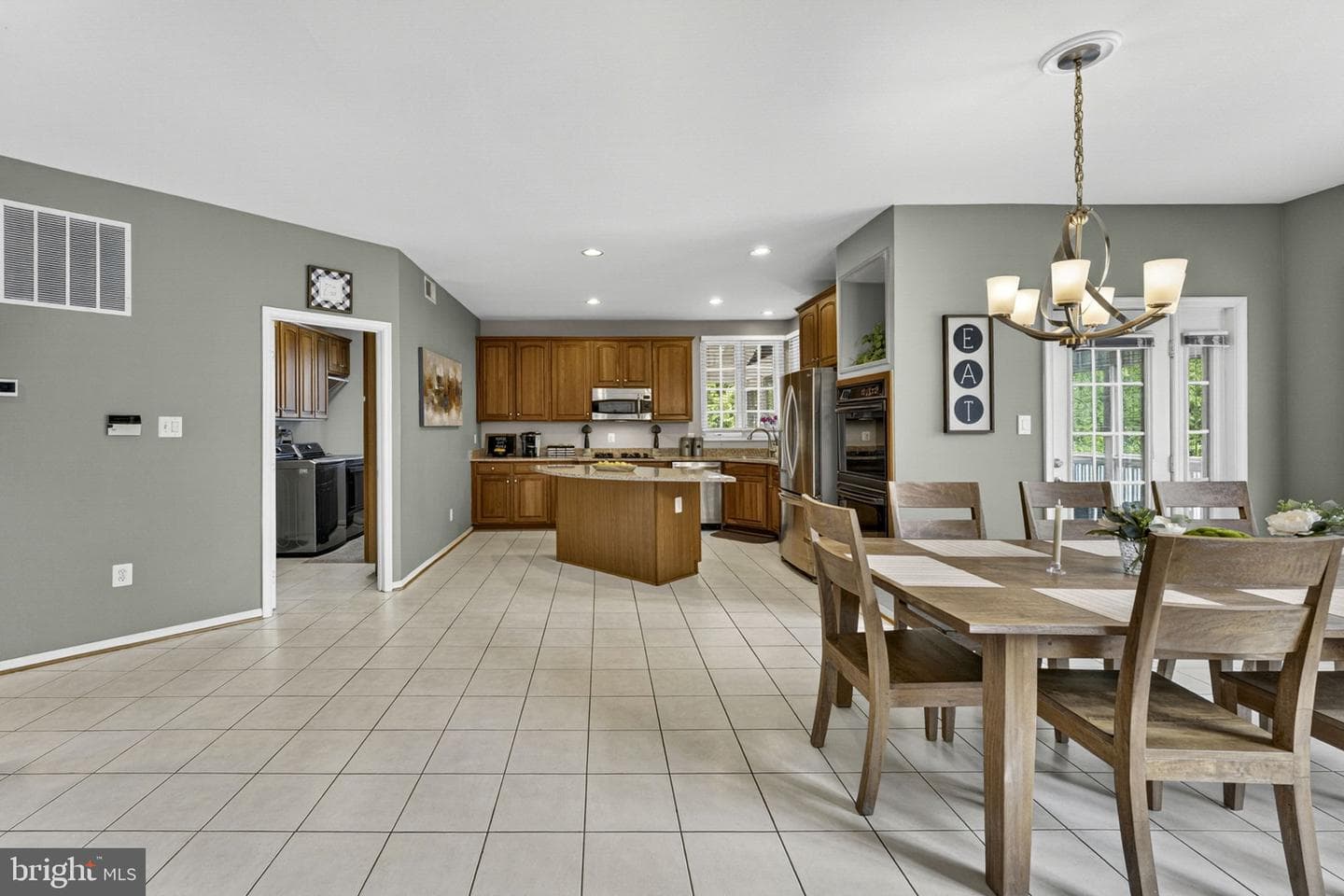 9606 Pemberly Lane photo 36