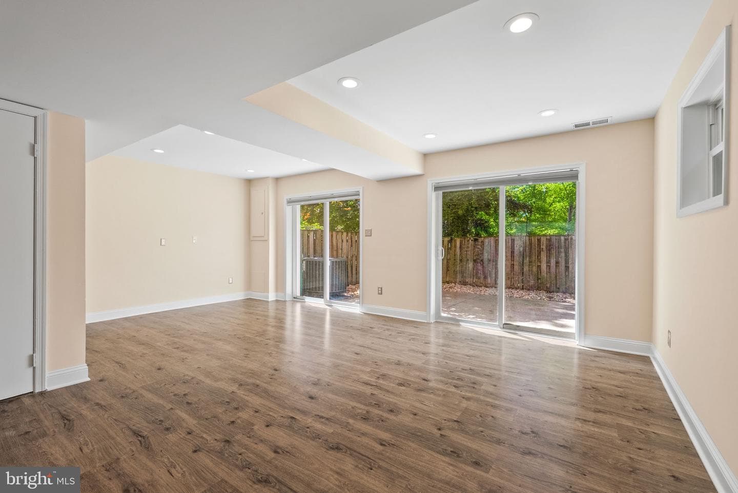 8361 Thompson Road photo 35