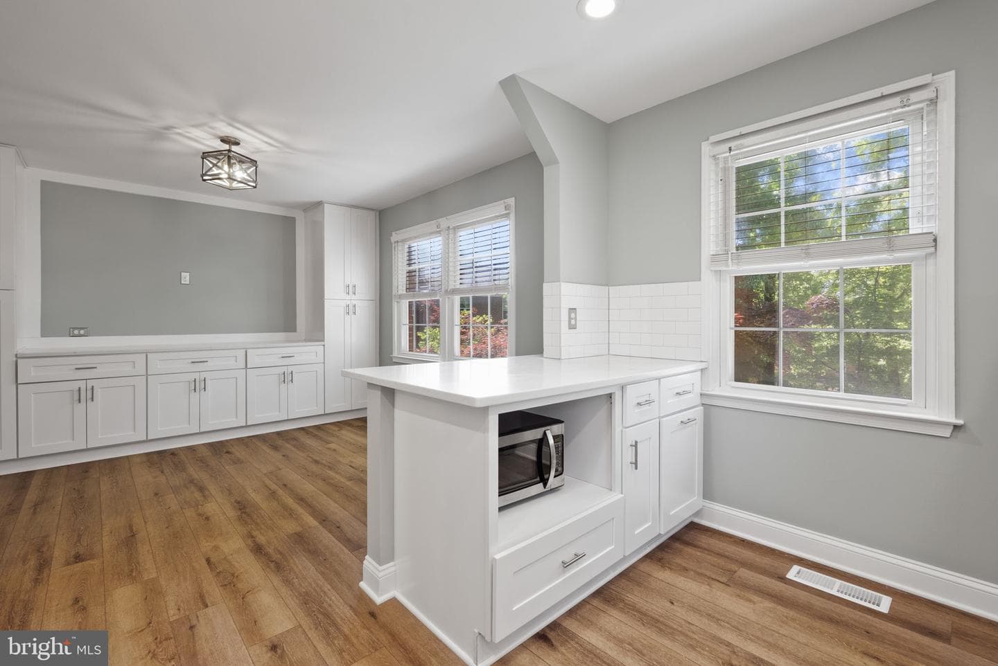 8361 Thompson Road photo 9