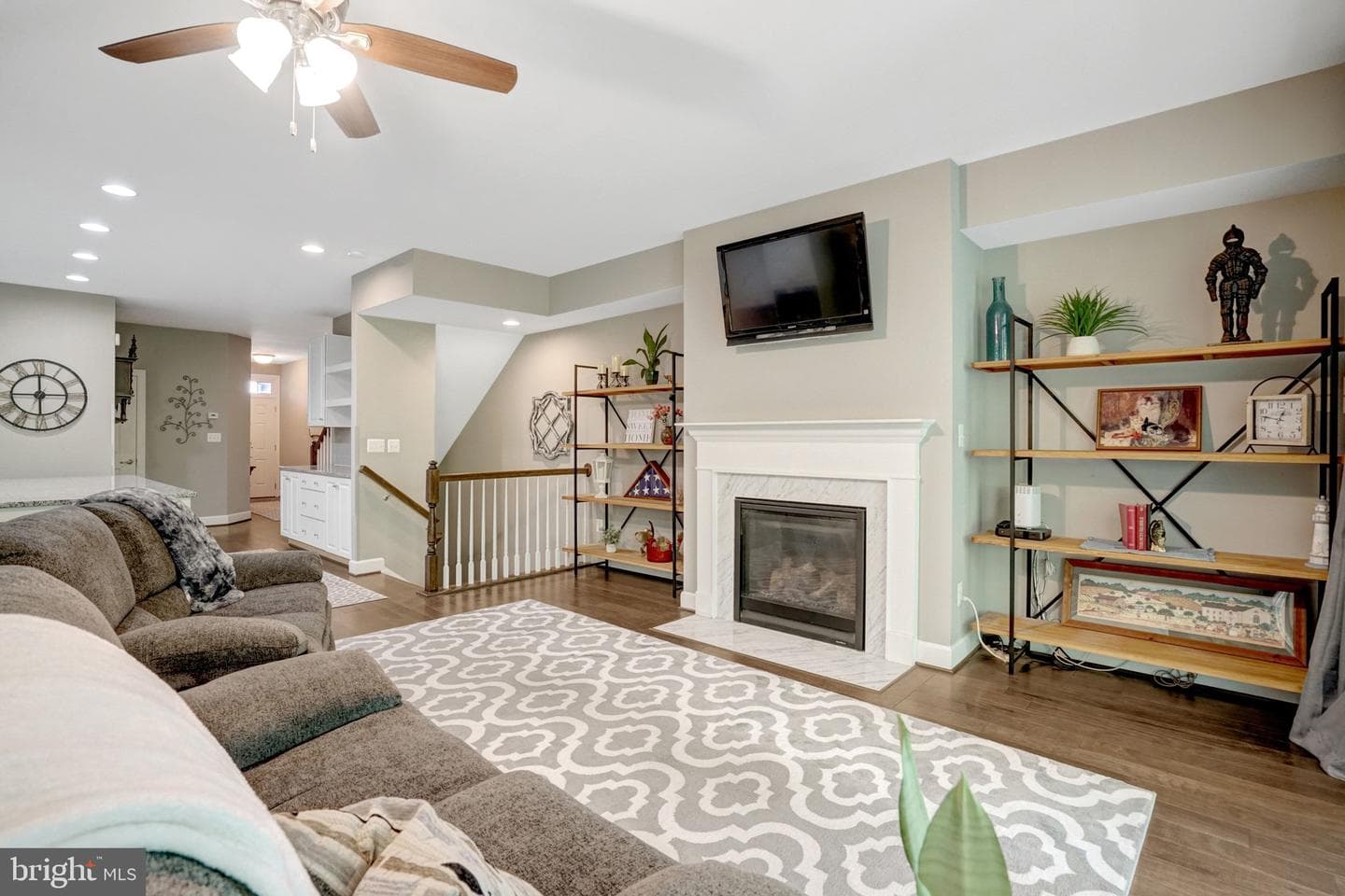 6421 Beatles Lane photo 13