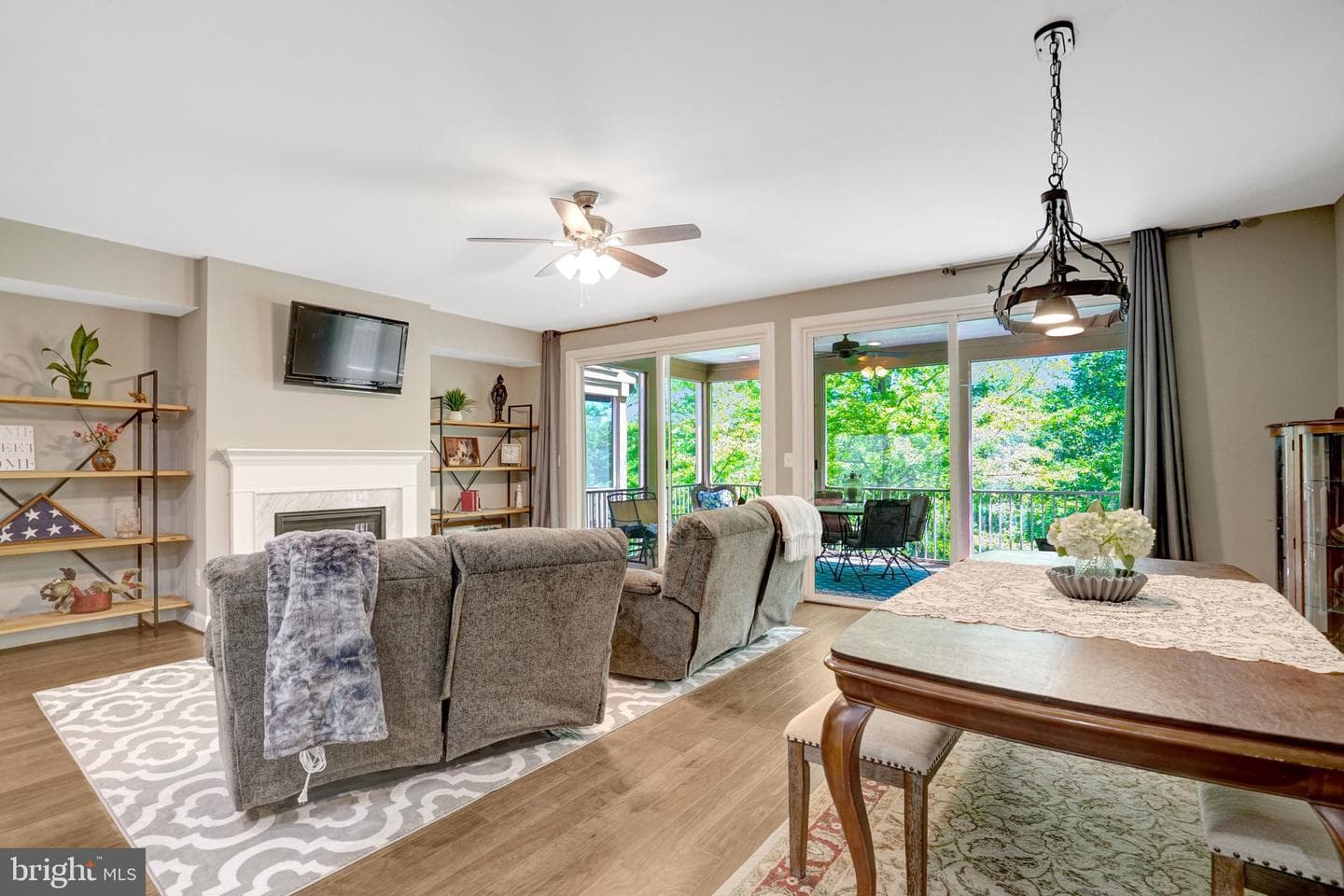 6421 Beatles Lane photo 15