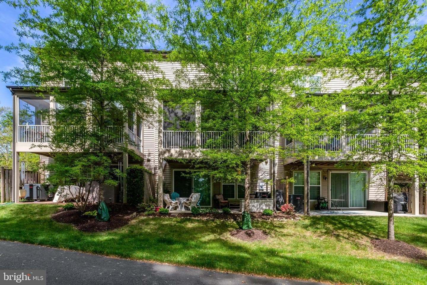6421 Beatles Lane photo 62