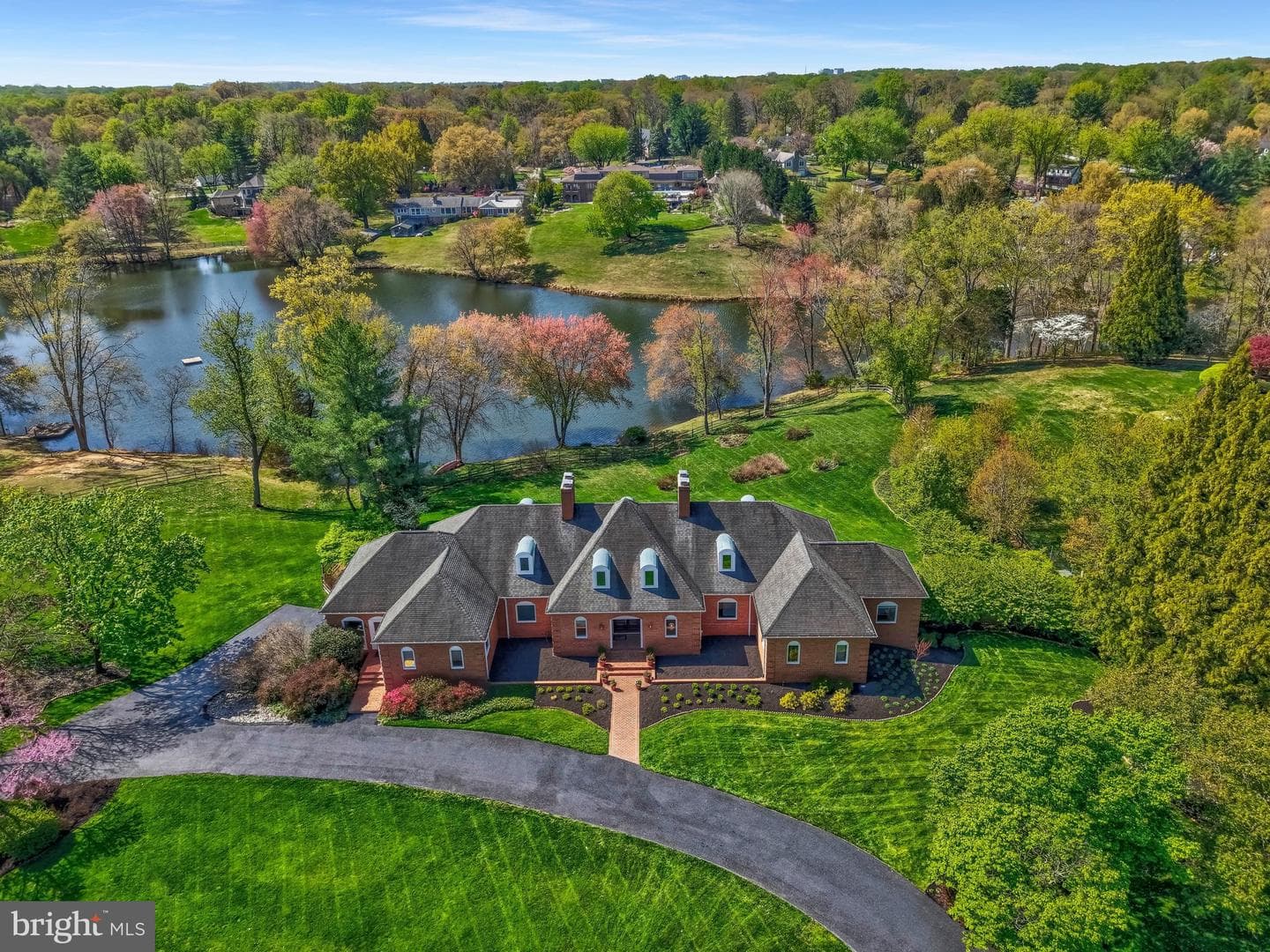 11221 Country Place photo 2
