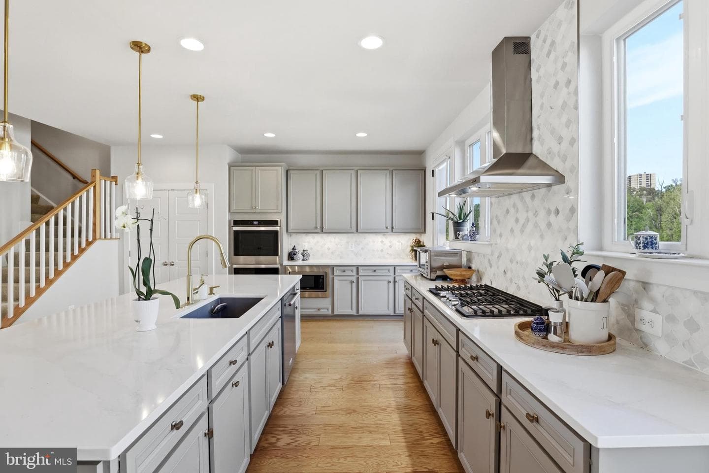 5517 Valmarana Way photo 3