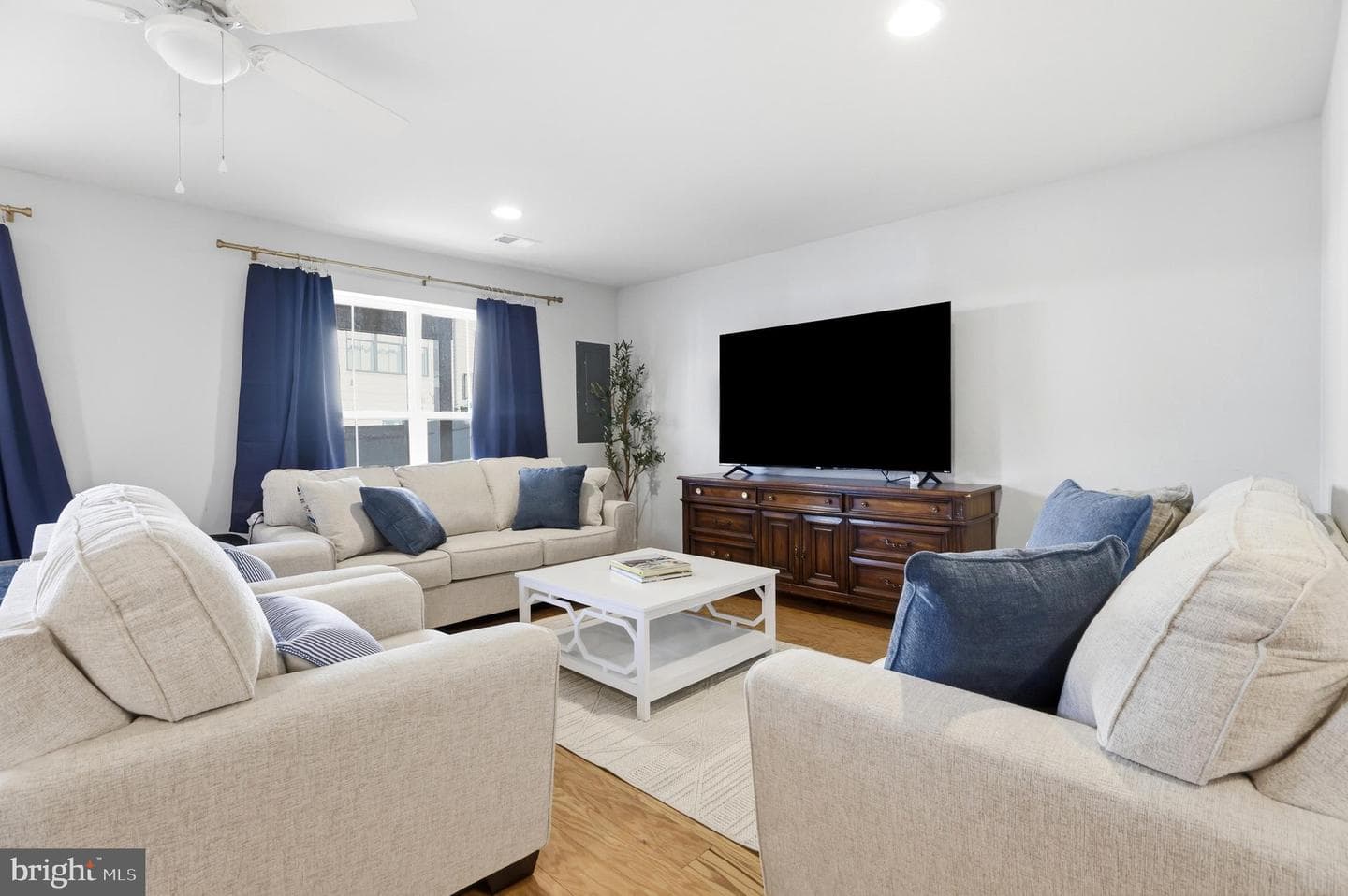 5517 Valmarana Way photo 36