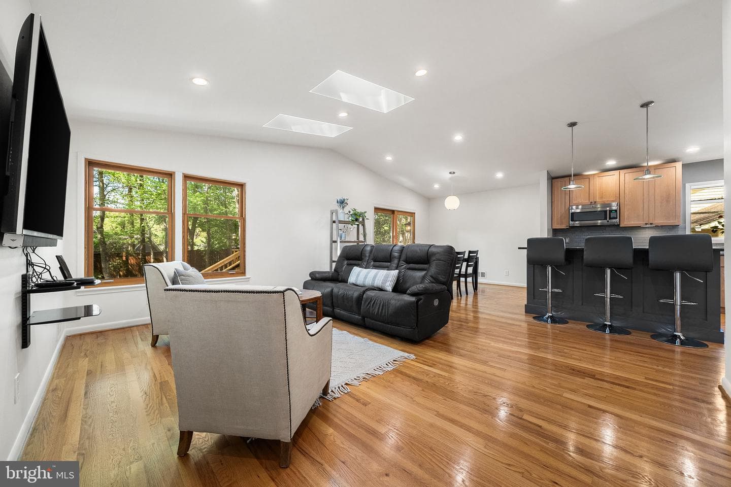 8408 Brewster Drive photo 4