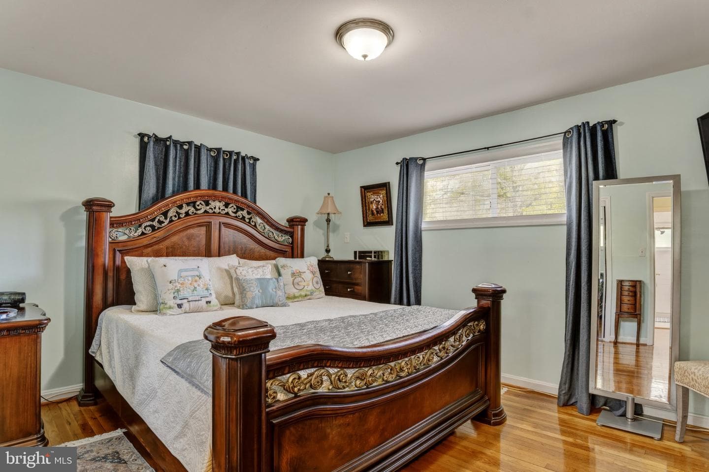 6409 The Parkway photo 11