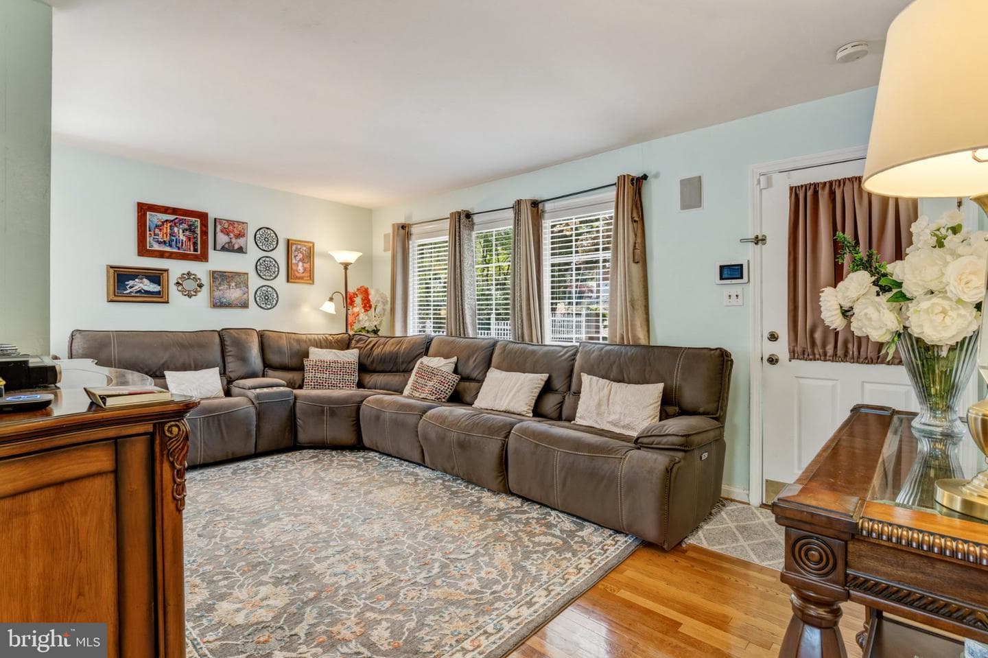 6409 The Parkway photo 3