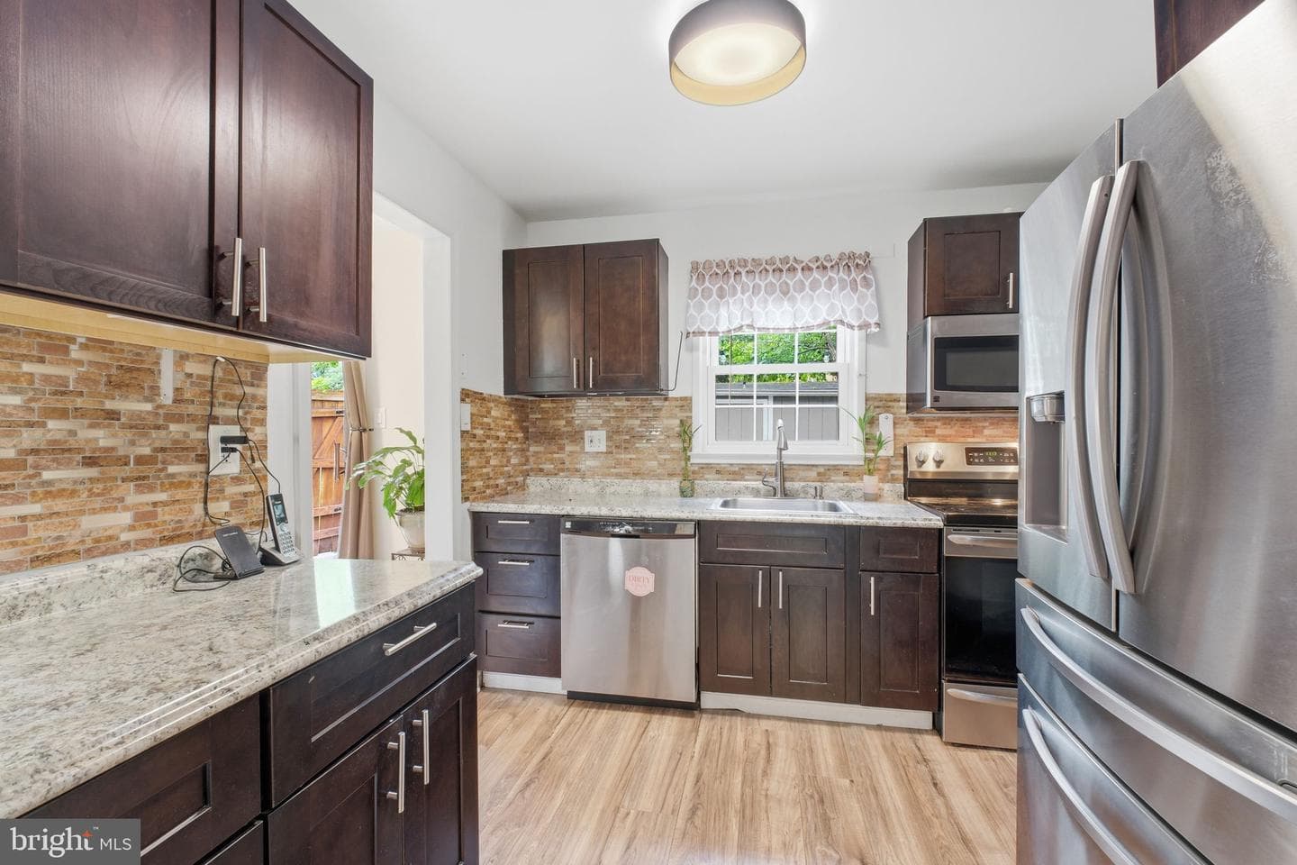 7709 Matisse Way photo 11