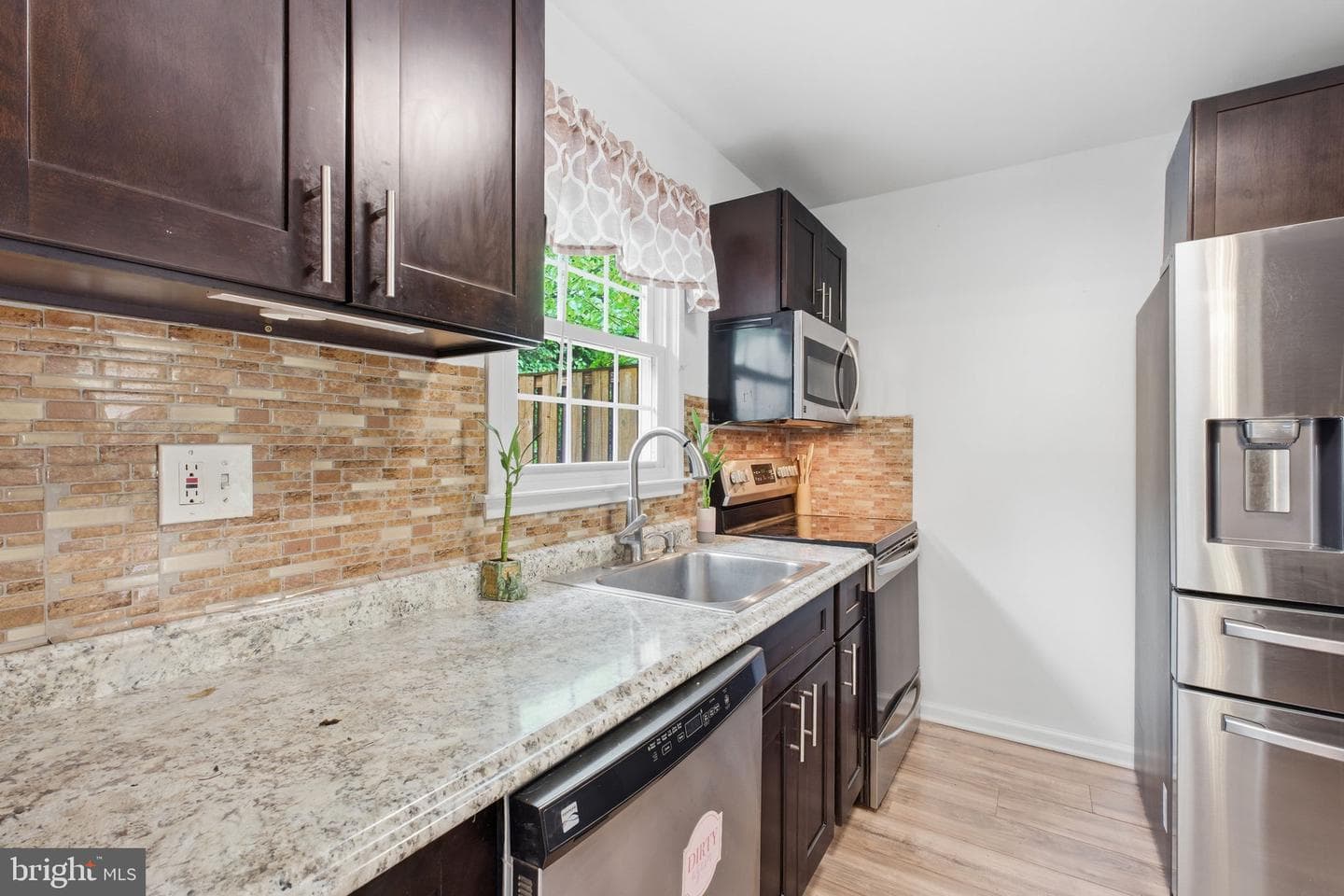 7709 Matisse Way photo 13