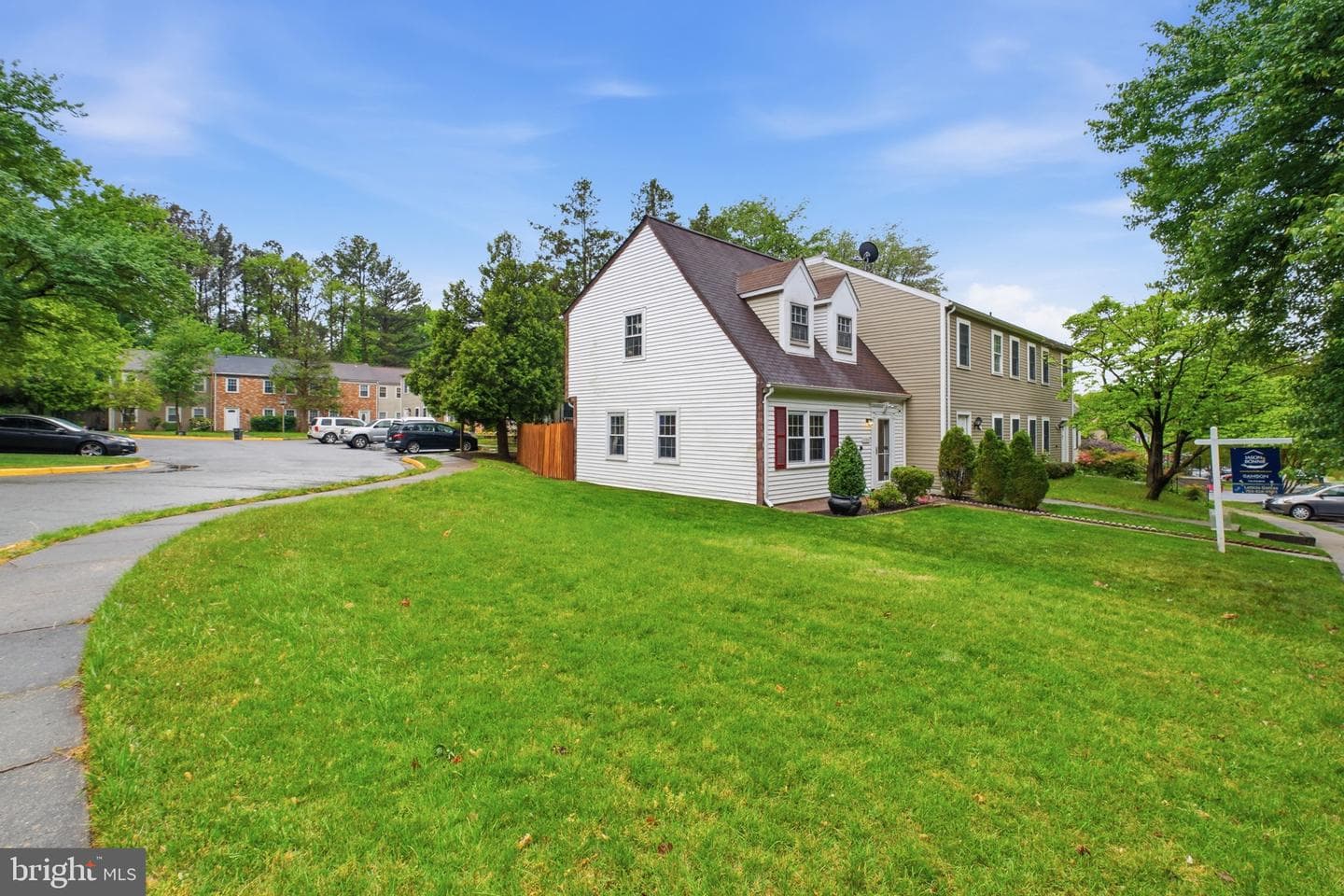 7709 Matisse Way photo 27