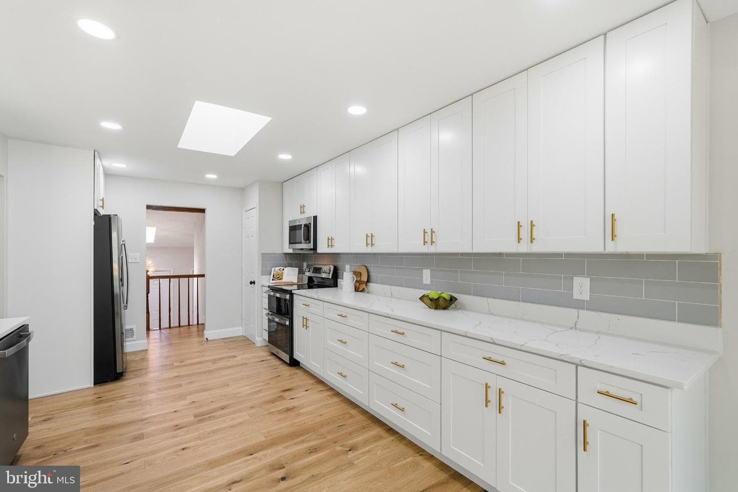 6443 Battle Rock Drive photo 2