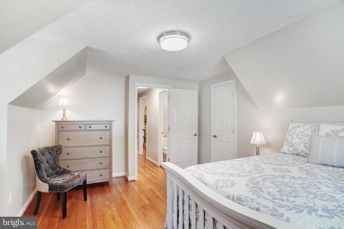 5300 Kings Park Drive photo 32