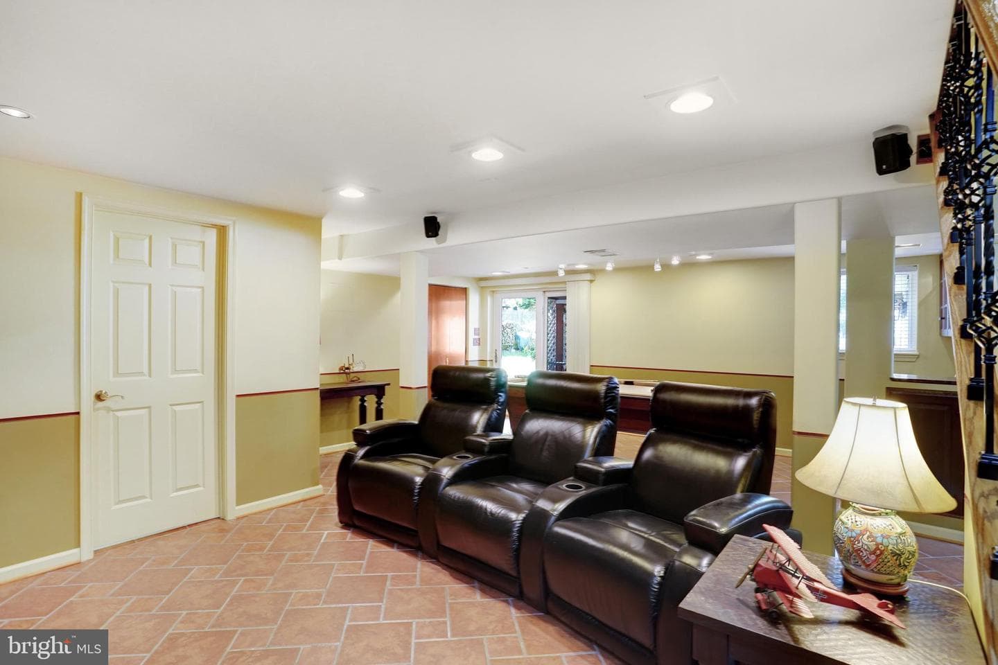 5300 Kings Park Drive photo 41