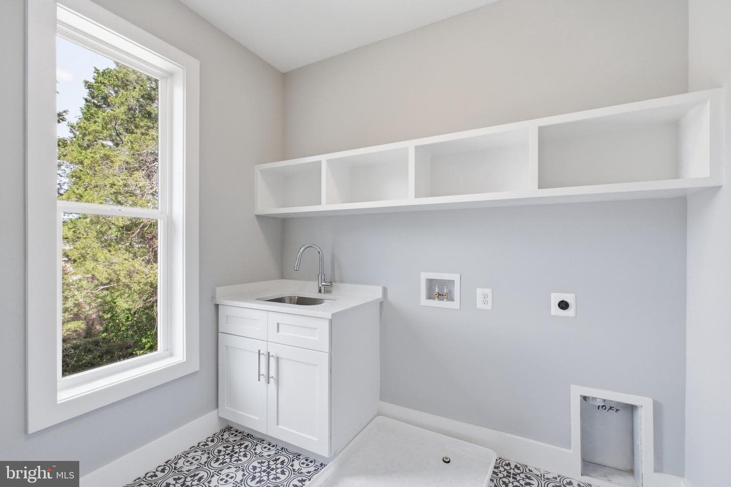 6645 Hallwood Avenue photo 37