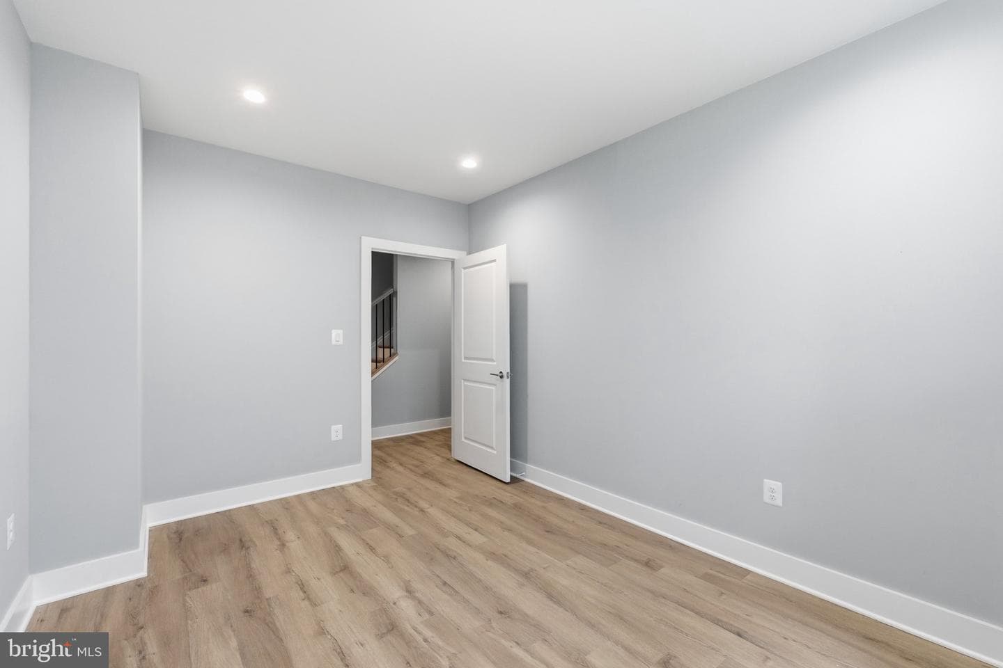 6645 Hallwood Avenue photo 40
