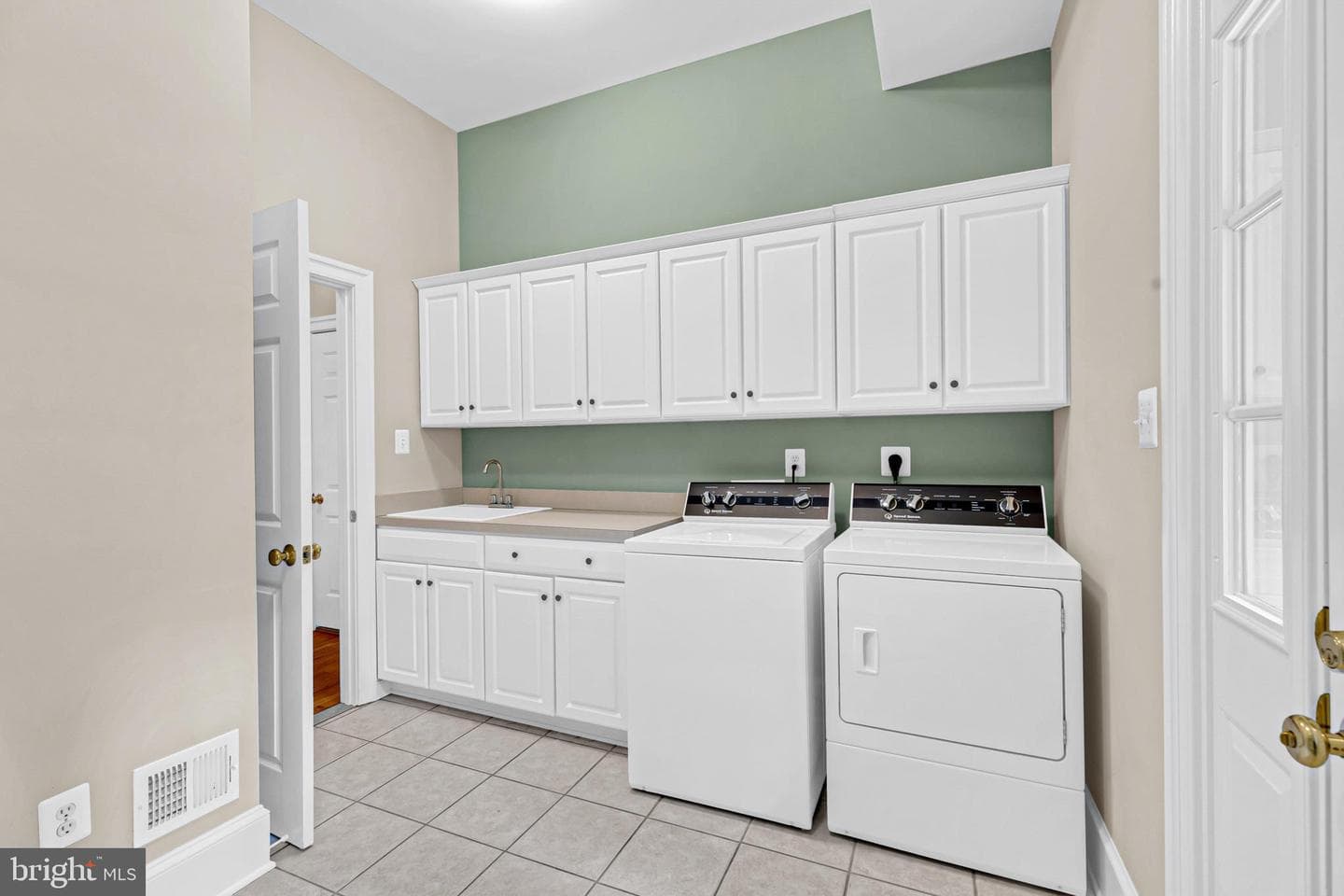 8600 Cathedral Forest Drive photo 33