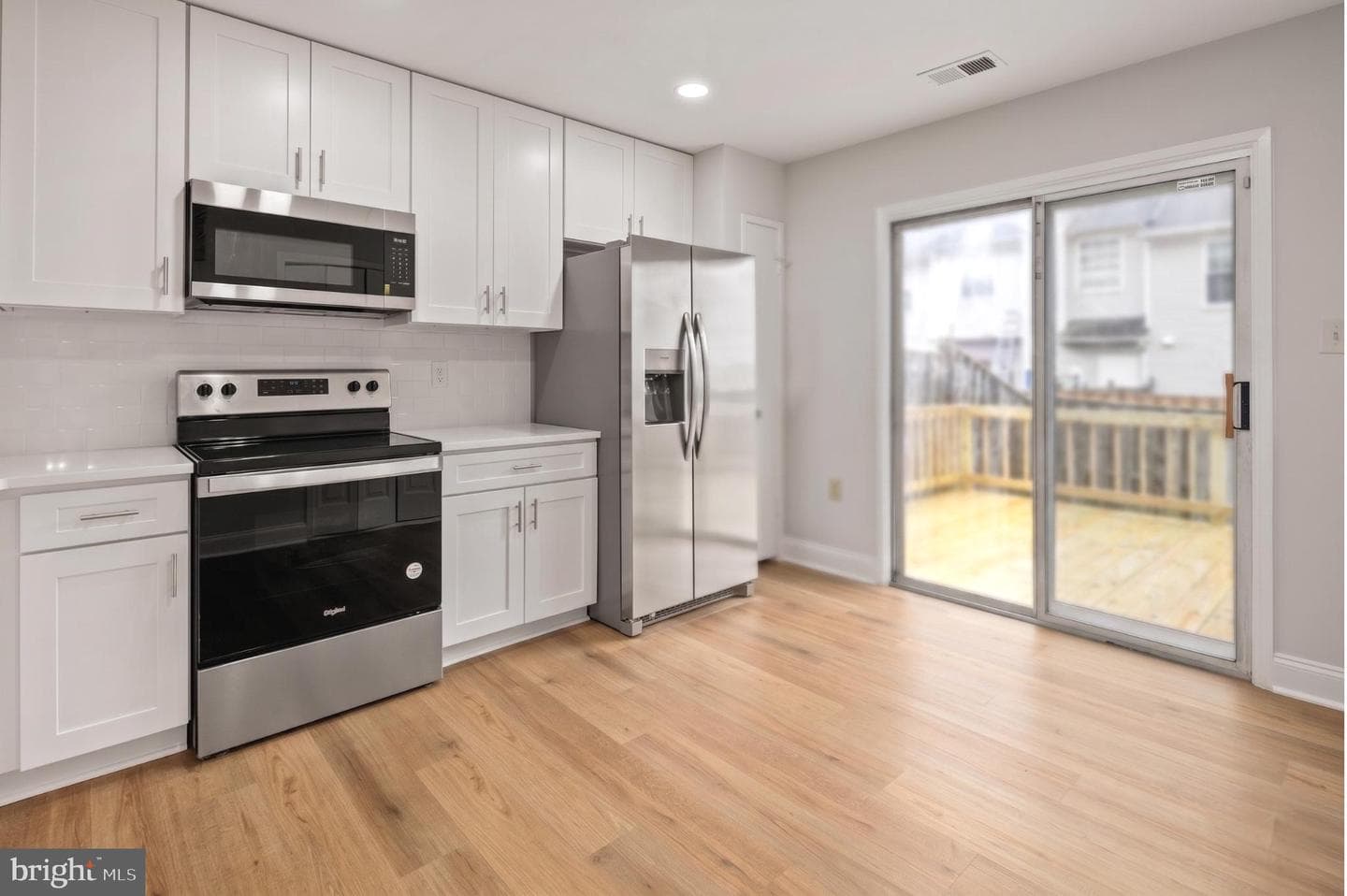 8684 Venoy Court photo 4