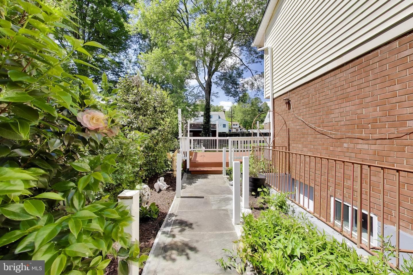 5510 Eastbourne Drive photo 24