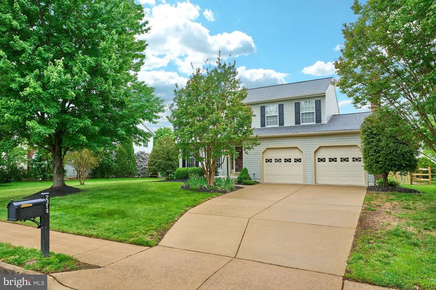 2314 Colts Brook Drive photo 2