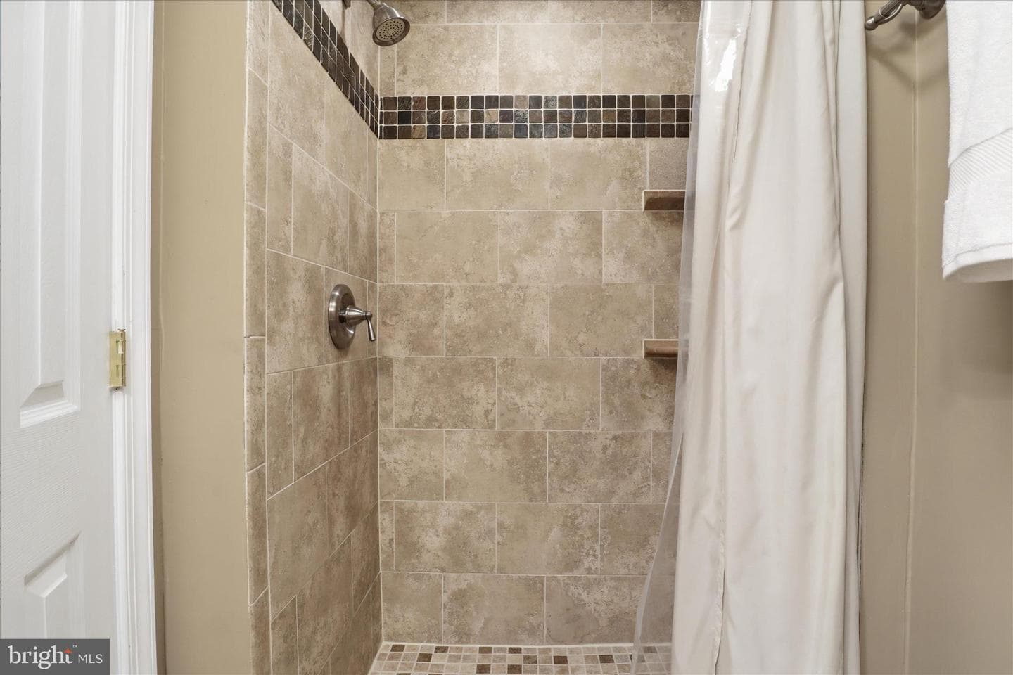 5457 Broadmoor Street photo 39