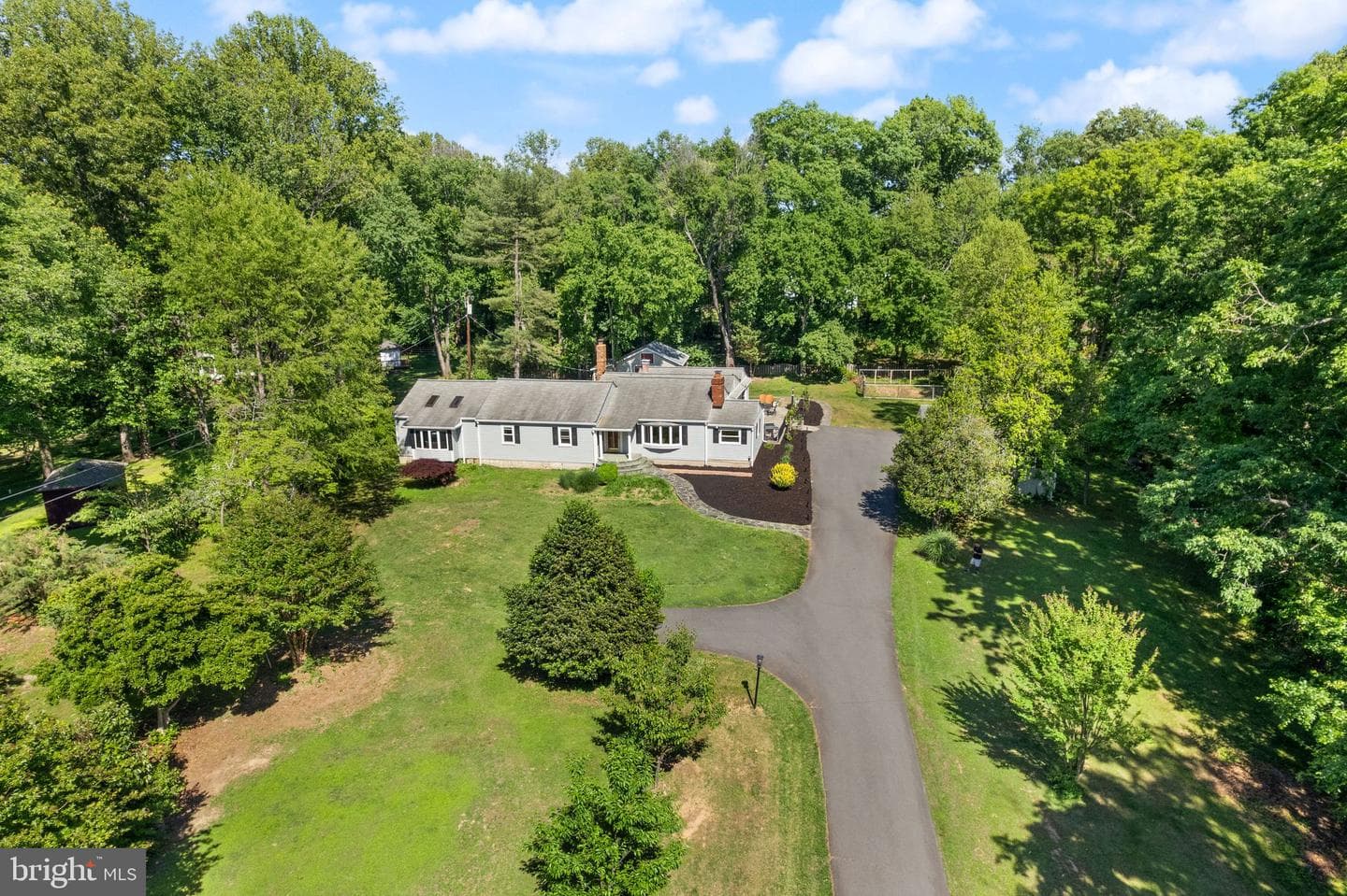 815 Seneca Road photo 57