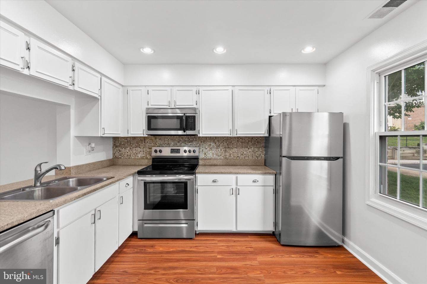 8123 Kingsway Ct # 268 photo 5