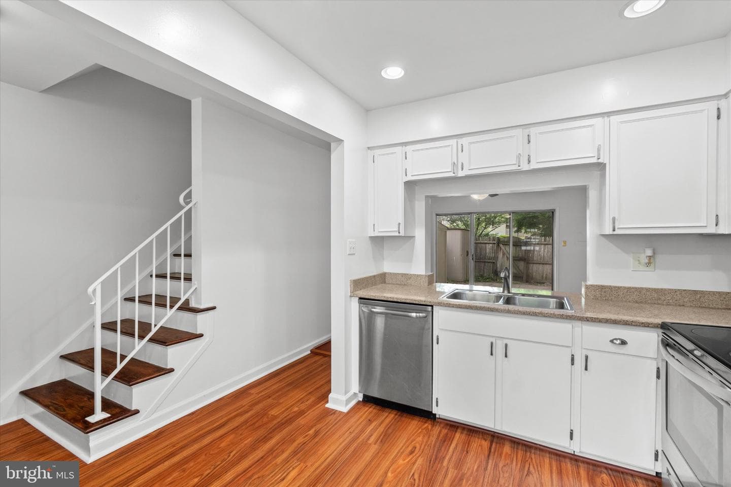 8123 Kingsway Ct # 268 photo 9