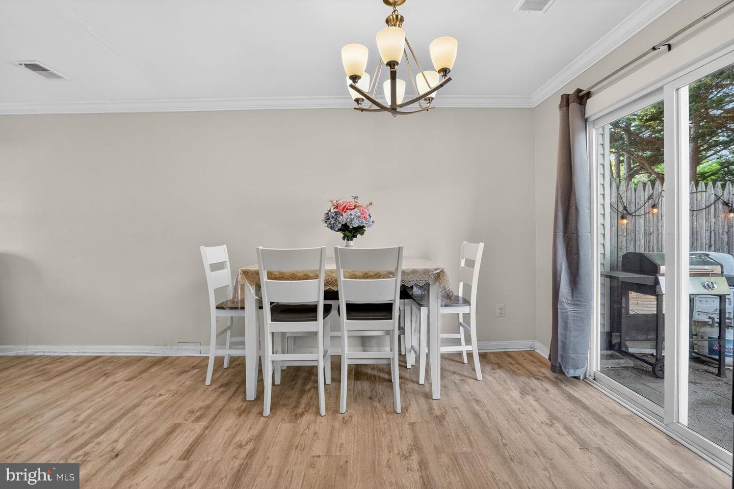 7662 Lee Landing Drive photo 8