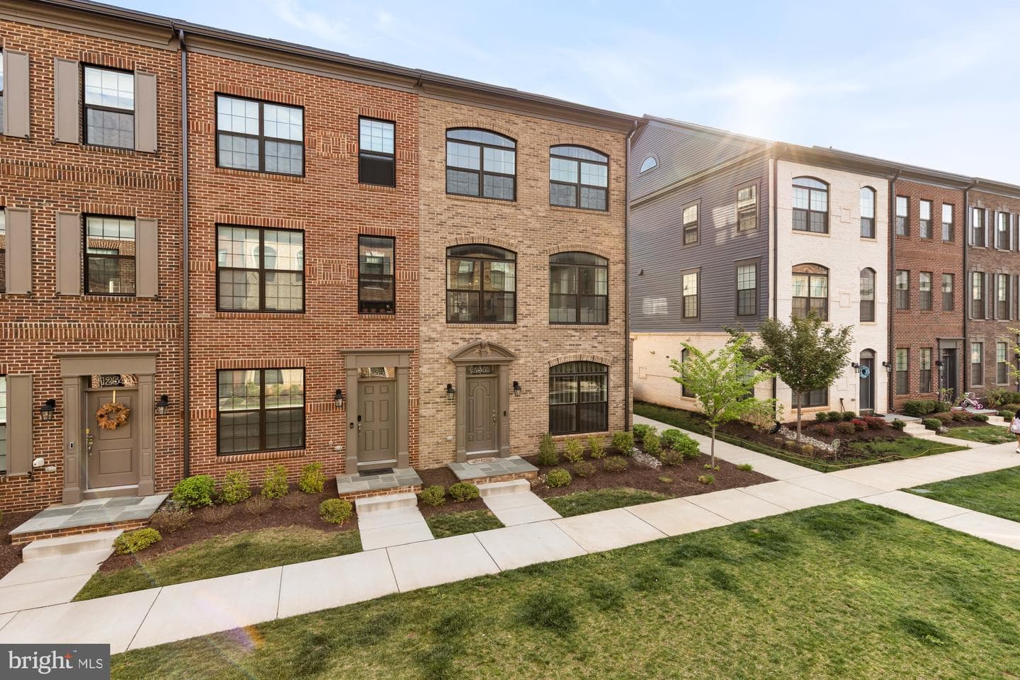 12548 Dehring Drive photo 2