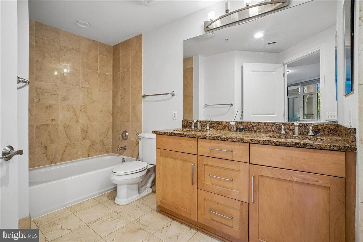 8220 Crestwood Heights Drive #301 photo 15