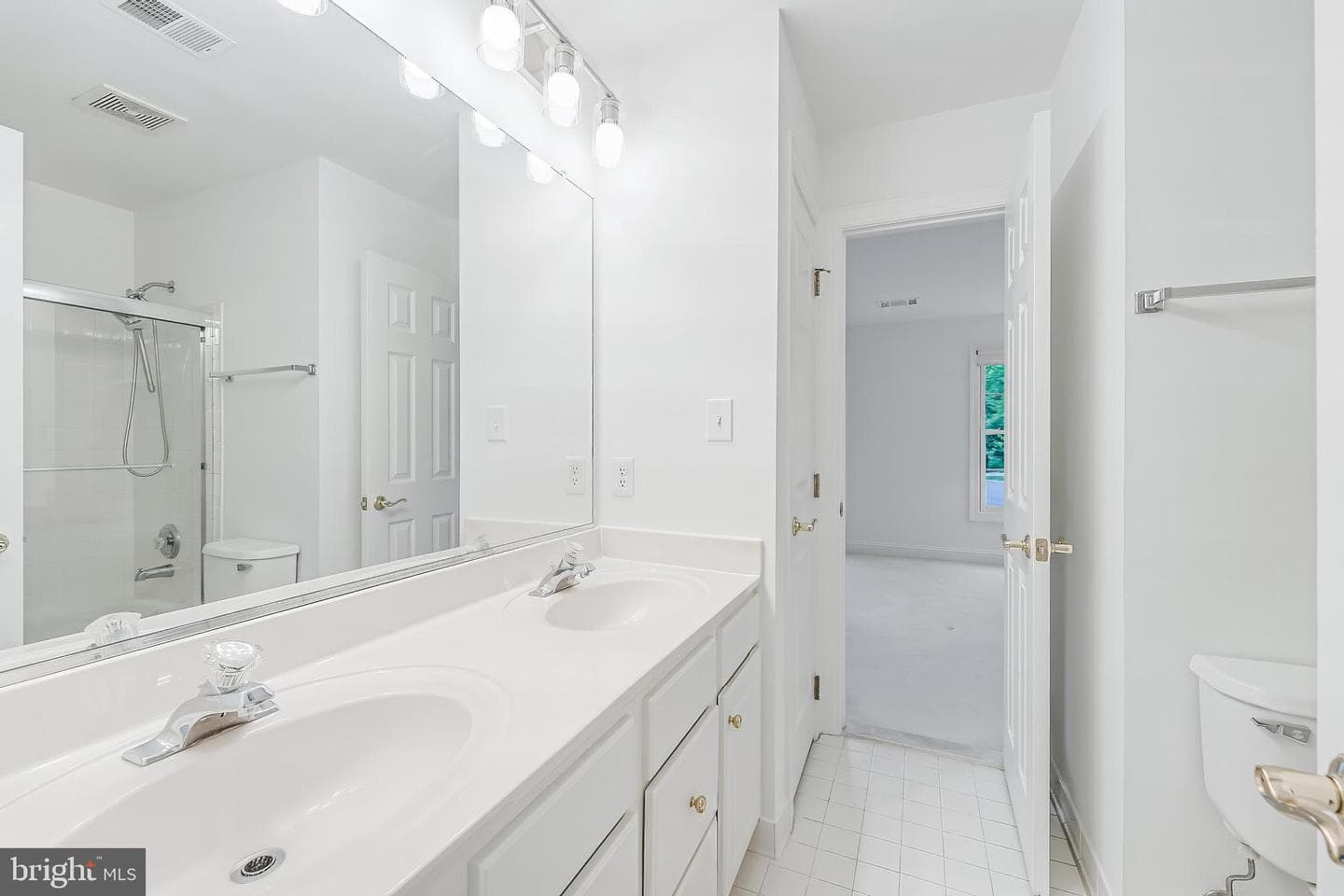 1051 Northfalls Court photo 38
