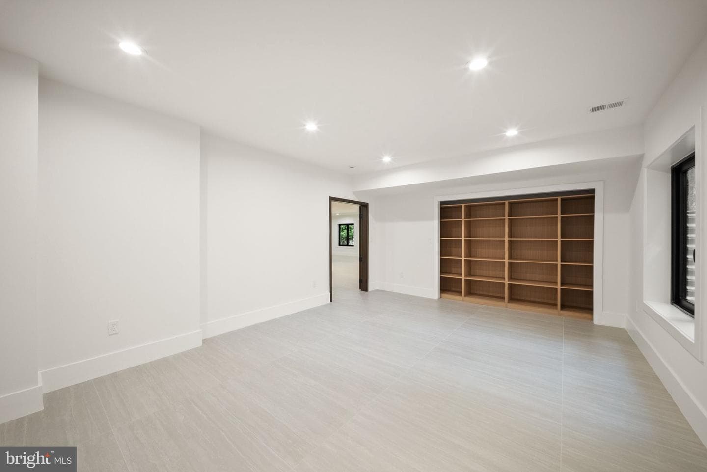 2537 Gallows Road photo 100