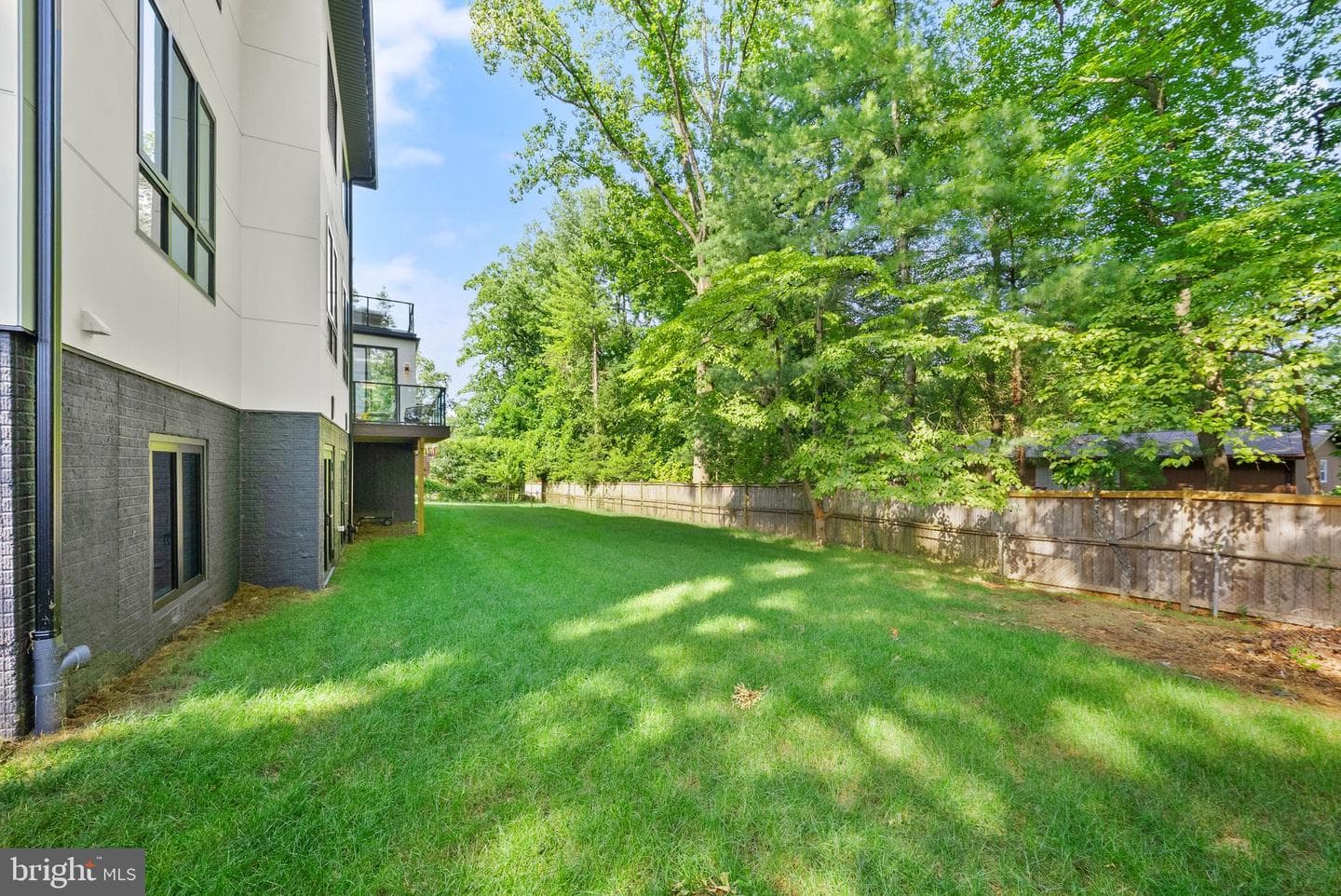 2537 Gallows Road photo 106