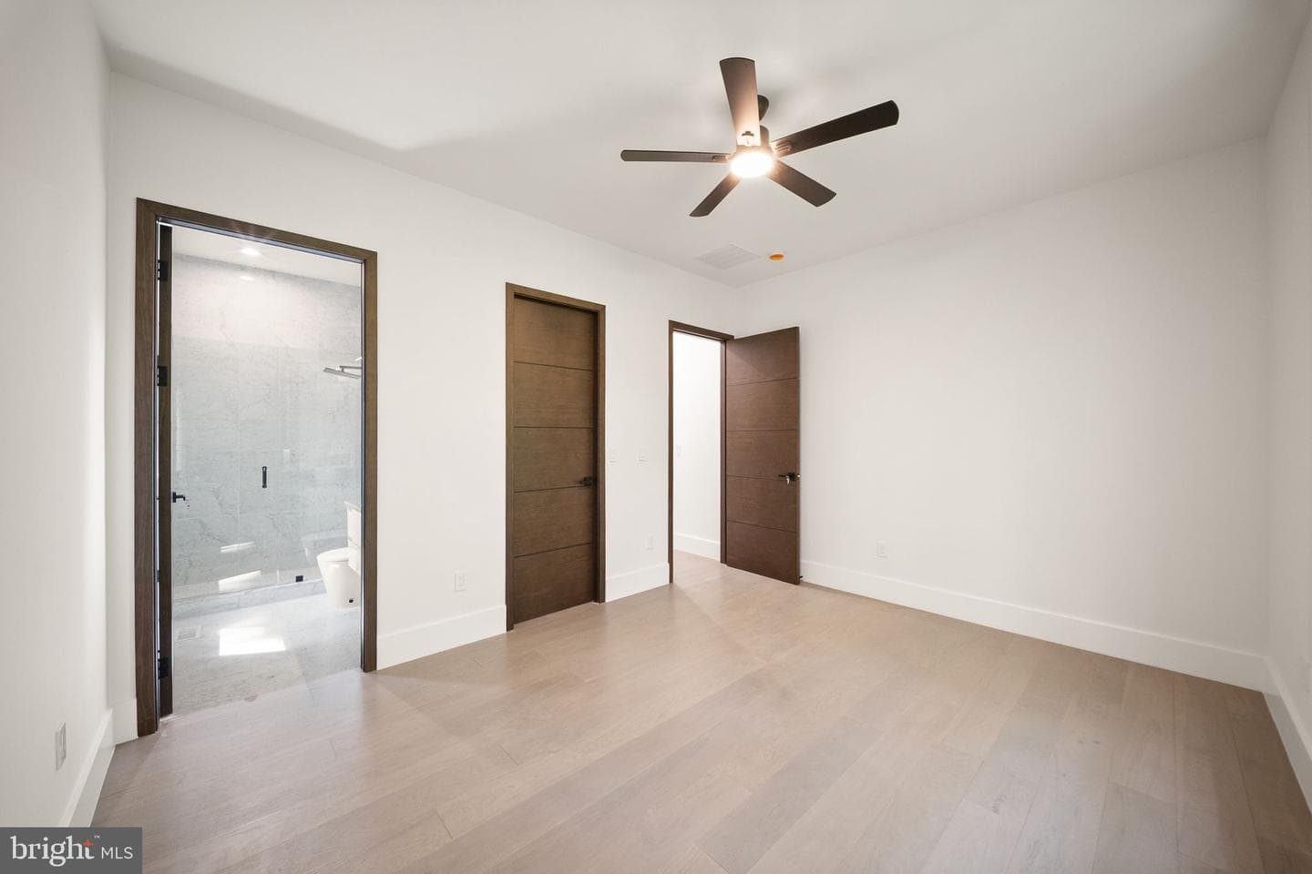 2537 Gallows Road photo 39