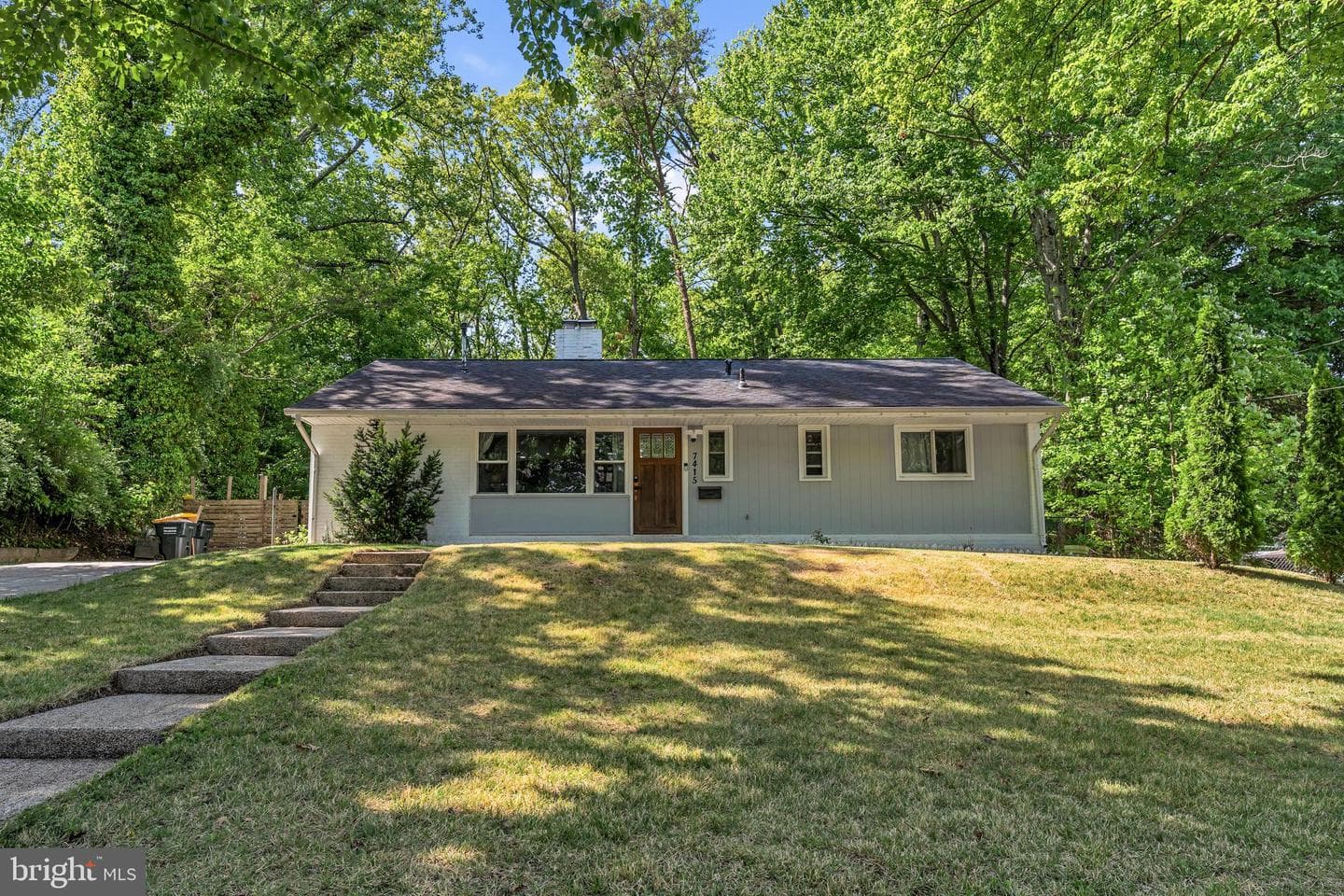 7415 Hastings Street photo 2