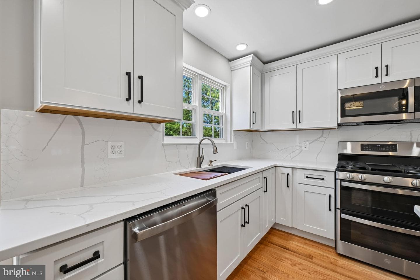 6153 Les Dorson Lane photo 4
