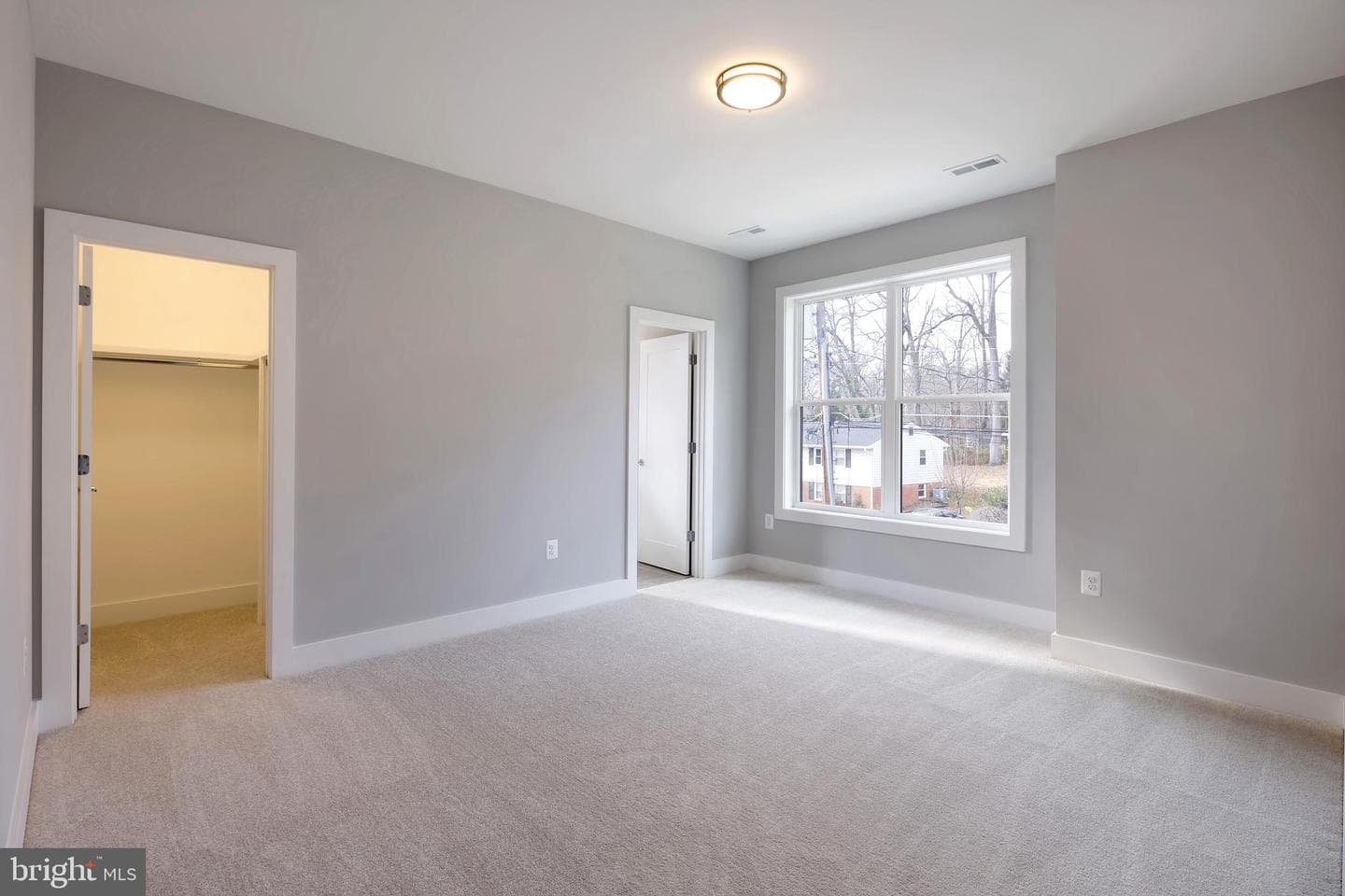 125 Casmar Street SE photo 25