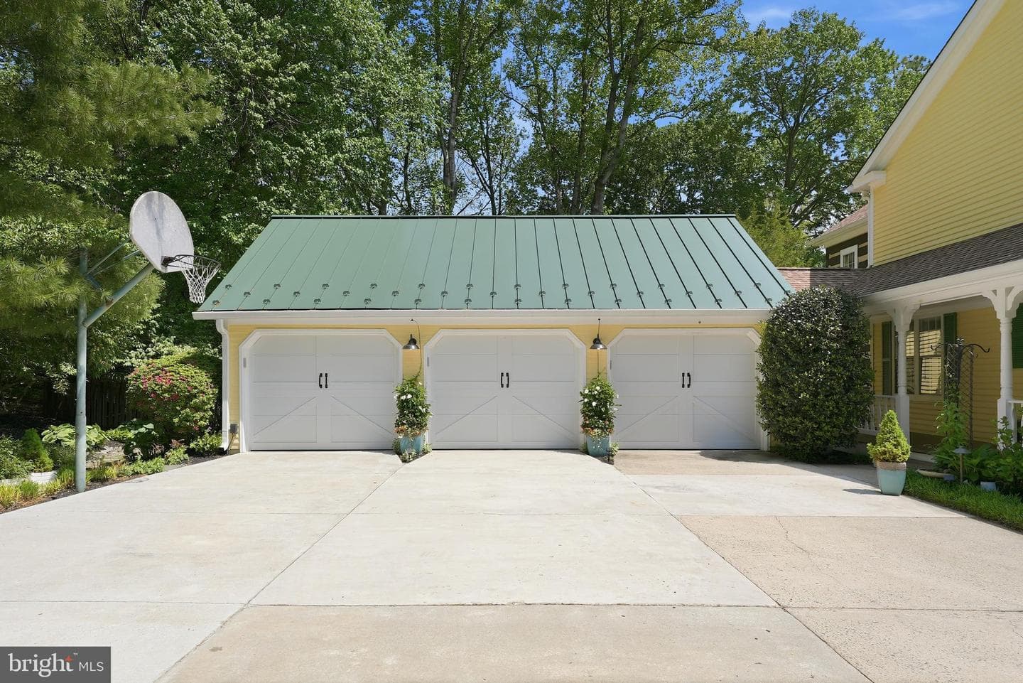 10204 Yellow Pine Drive photo 13