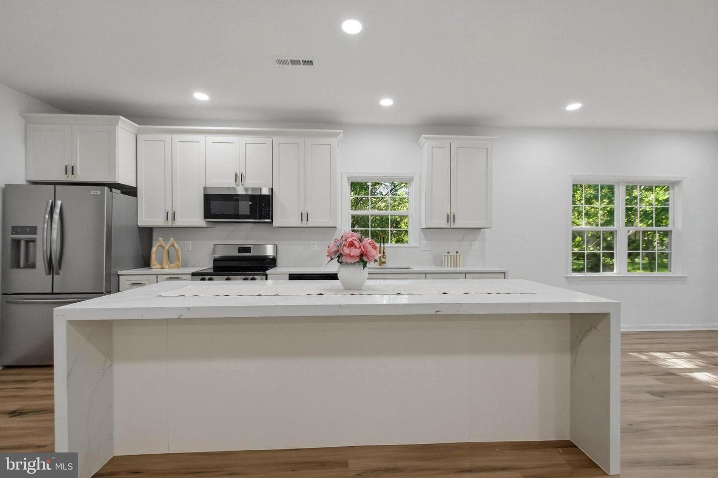 5010 Rosemont Avenue photo 15