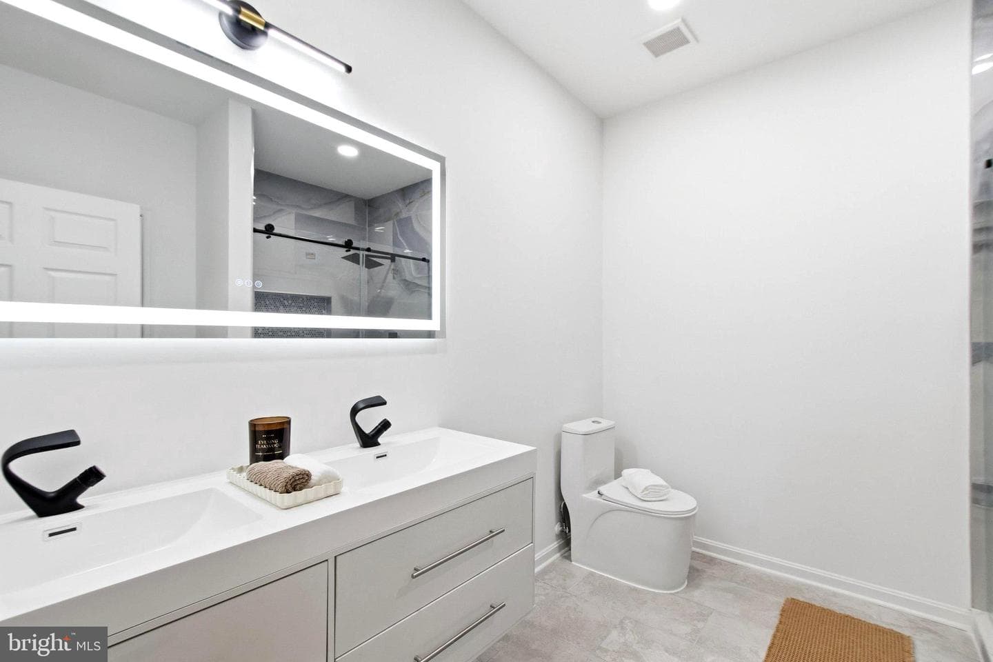 5010 Rosemont Avenue photo 26