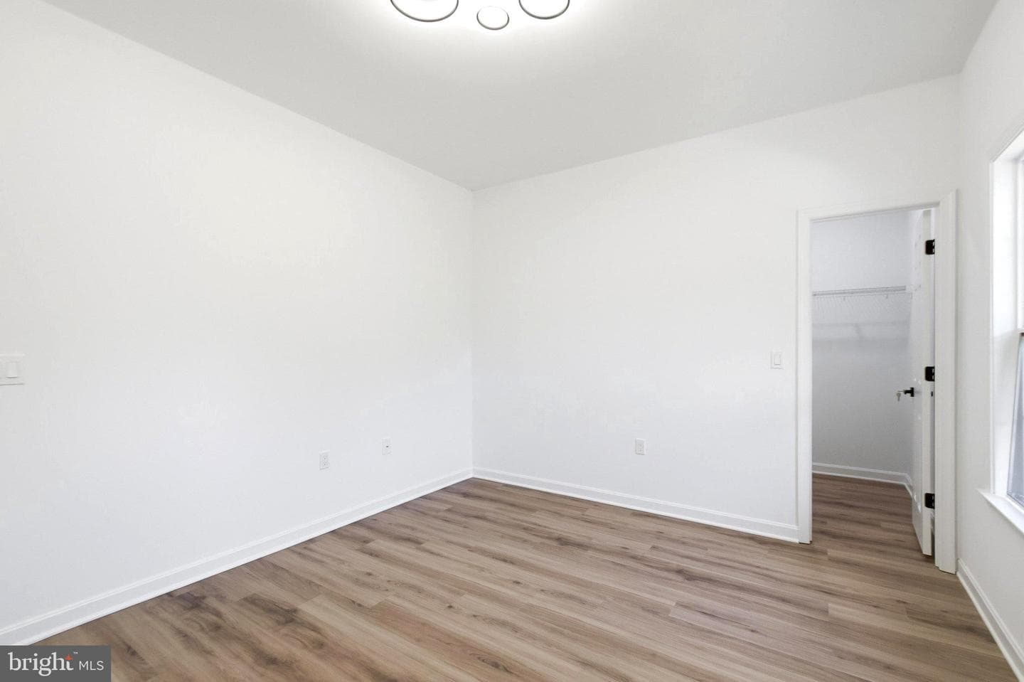 5010 Rosemont Avenue photo 31