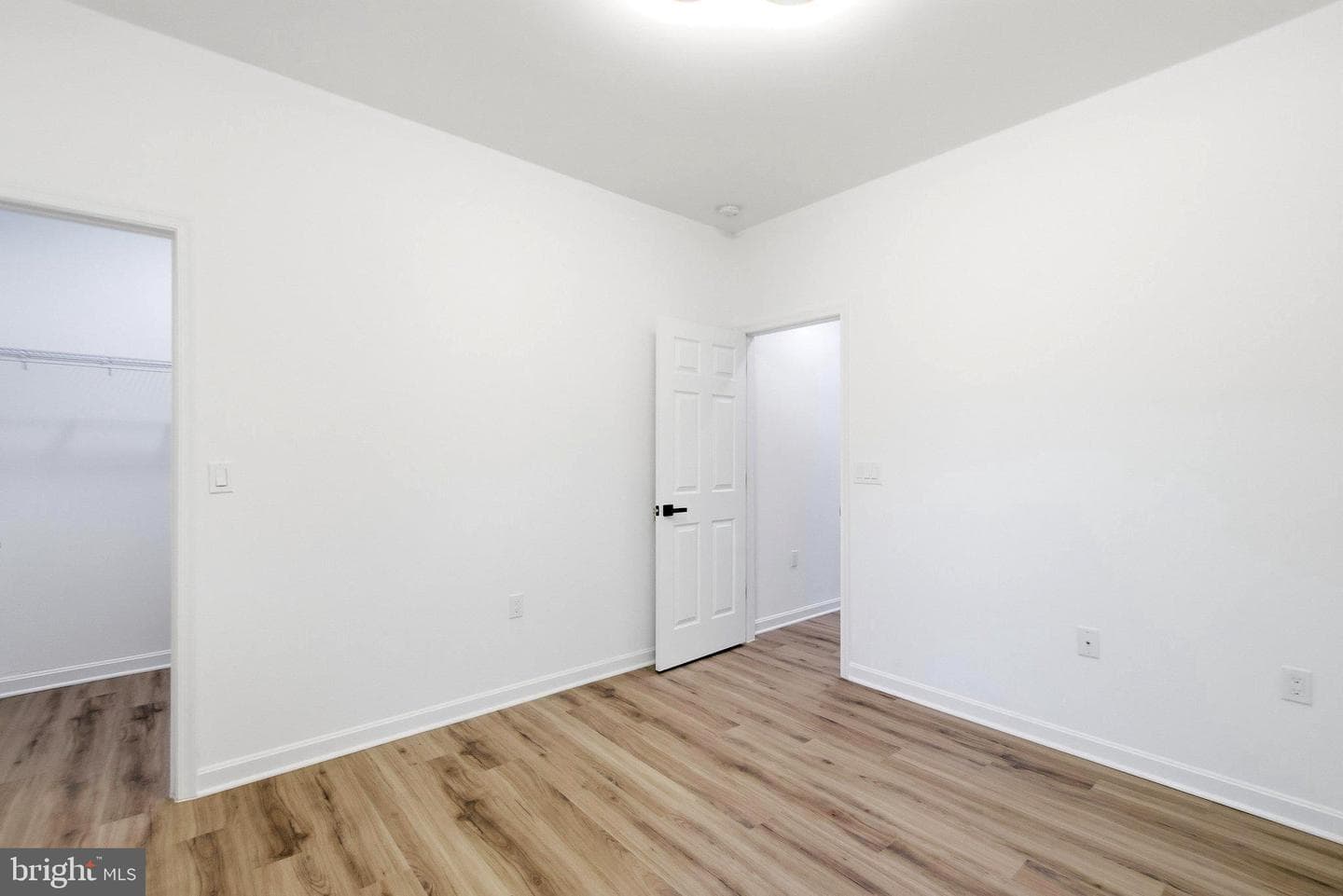 5010 Rosemont Avenue photo 32