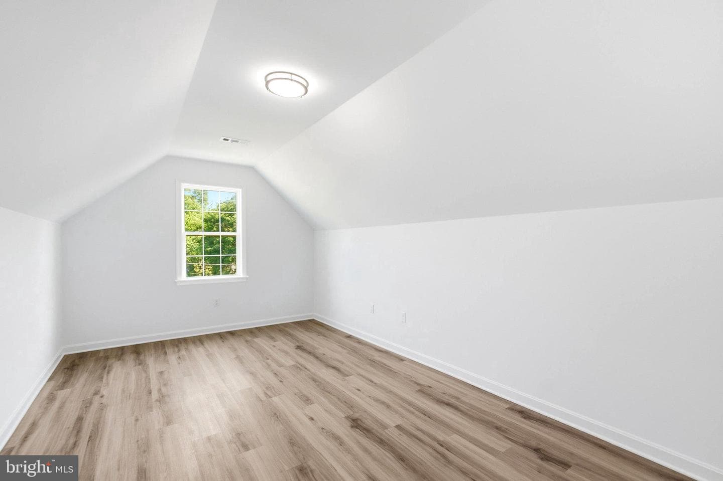 5010 Rosemont Avenue photo 34
