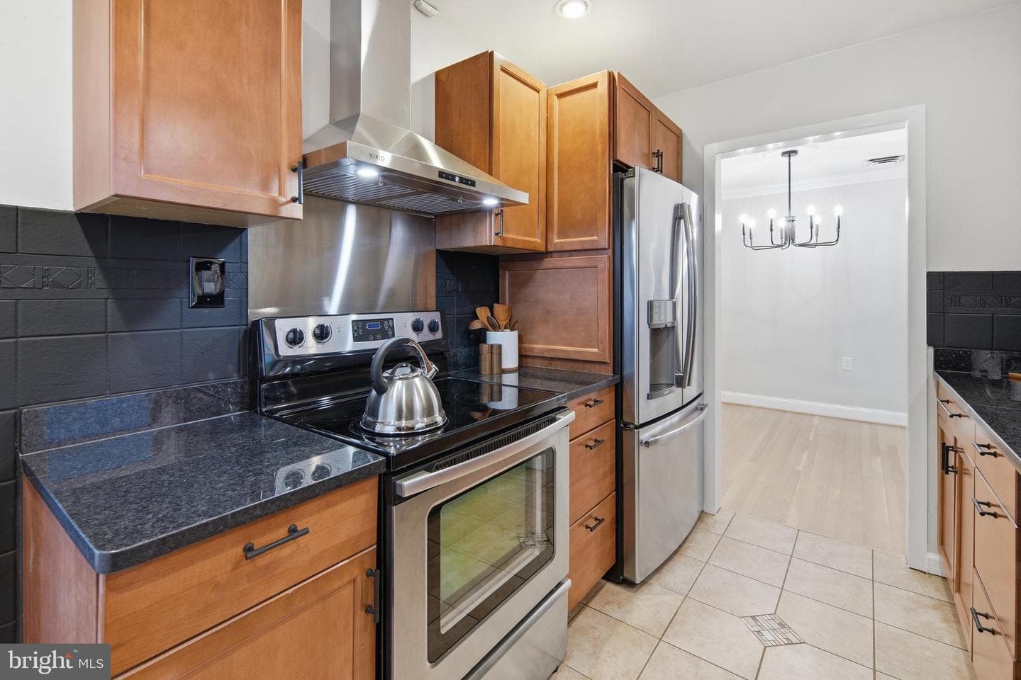 6368 Hillcrest Place photo 4