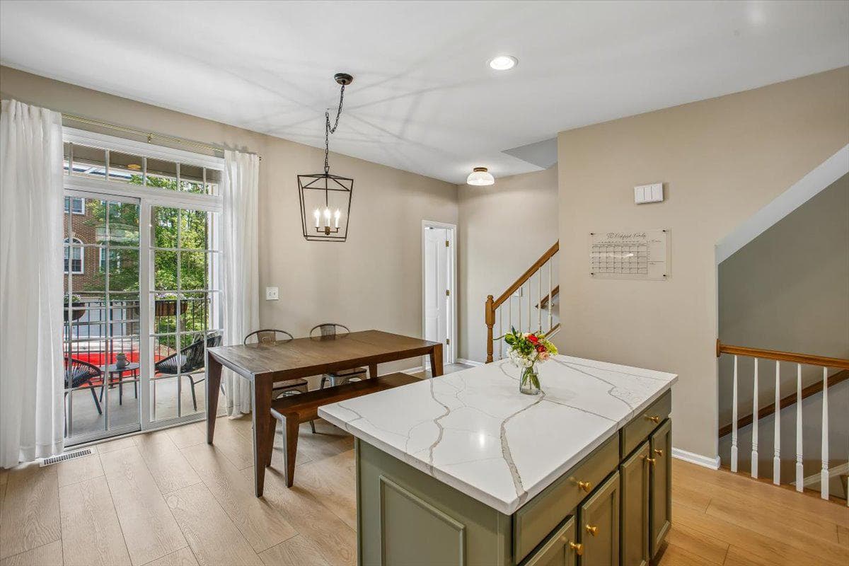 7850 Locust Leaf Lane photo 9