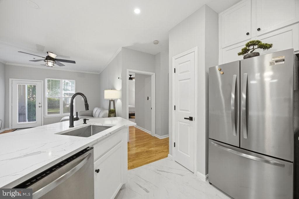 5106 Travis Edward Way #c photo 28